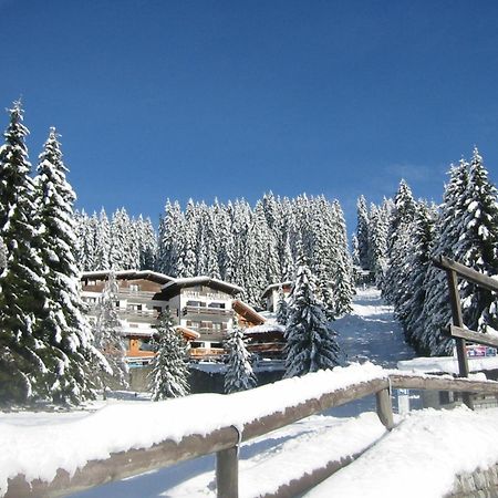 Hotel Touring Madonna di Campiglio Exterior photo